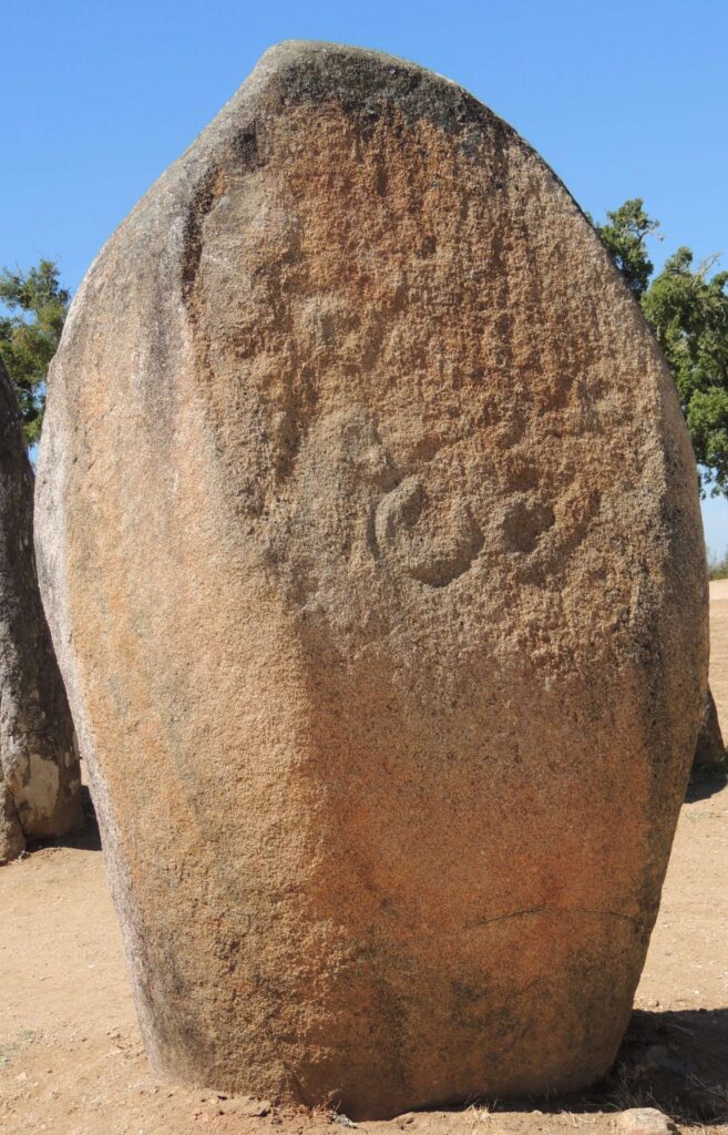 Steinritzung Die weibliche Form der Technik