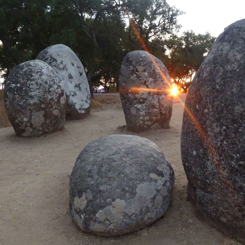 Sonnenuntergang im Stein-Heiligtum von Almendres