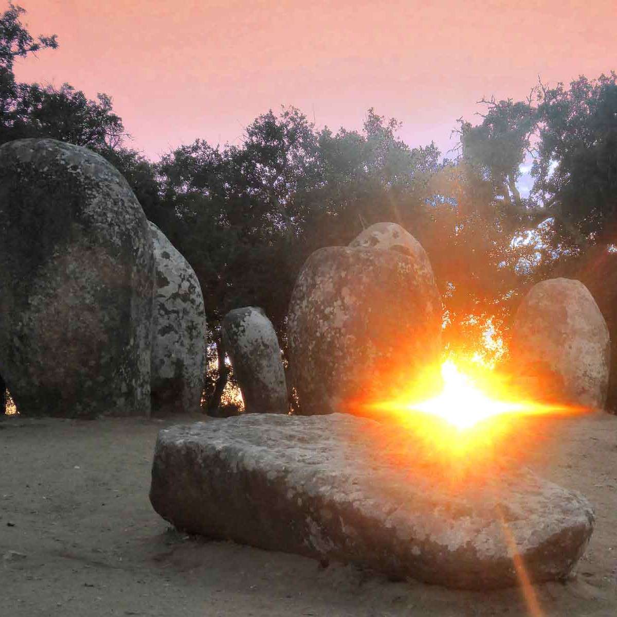 Sonnenuntergang im Stein-Heiligtum von Almendres