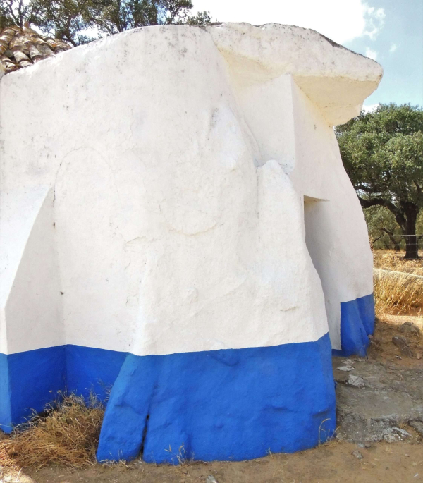 Dolmen-Kapelle "Nossa Senhora do Livramento" bei São Brissos