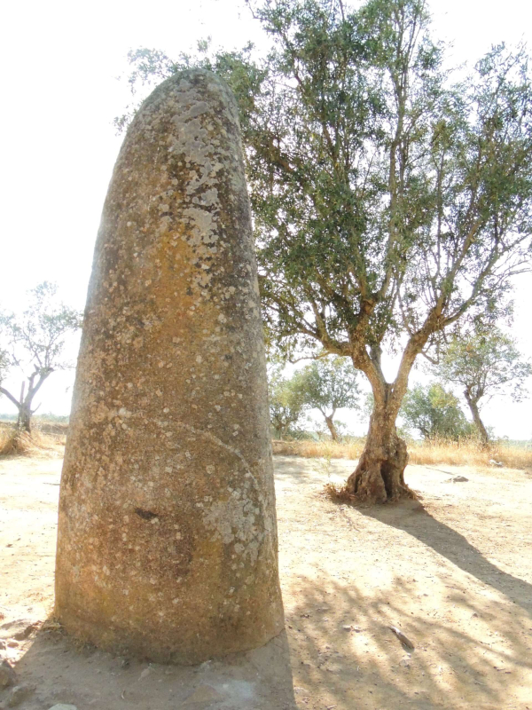 Der alleinstehende Hinkelstein von Almendres